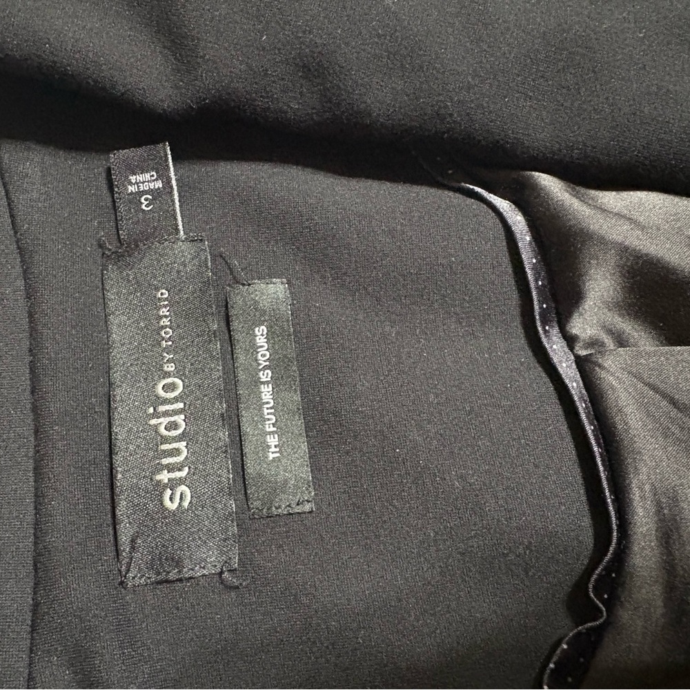 Torrid Studio Women's Classic Black Blazer - Picture 4 of 4